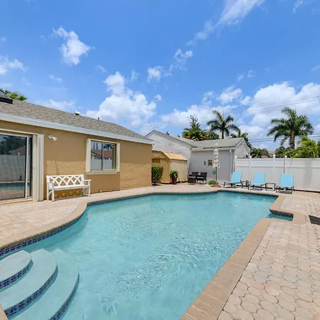 Golf And Shop Gem With Private Pool In Boca Raton Villa